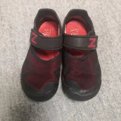 New Balance キッズサンダル レッド/ブラック