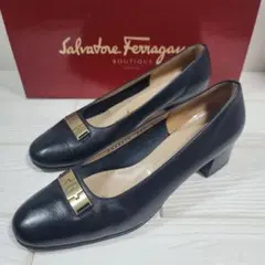 【美品 箱付】FERRAGAMO パンプス 6C(23.5cm) ネイビー