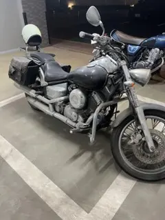 εJ7-165 ヤマハ ドラッグスター400 4TR (H8年式) 社外 リアフェンダー テールランプ付 断線有り！ナンバー取付曲り有り！ ドラッグスター４００(ヤマハ)のバイクを探すならグーバイク