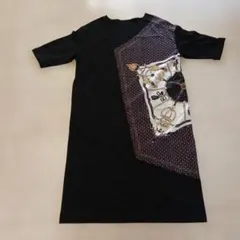 黒の半袖ロングワンピーススカーフ柄