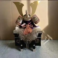 コンパクトで飾りやすい五月人形 装飾的な兜