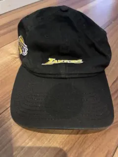 NEW ERA キャップ　黒　シール剥がし跡あり