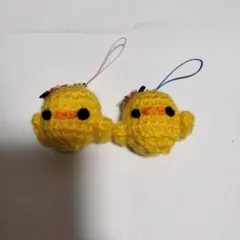 ハンドメイド　編みぐるみ　キーホルダー　チャーム　ひよこ2個セット