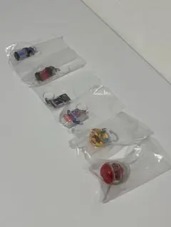 【新品】仮面ライダーめじるしアクセサリー ビルド ゼッツ ガヴ ディエンド