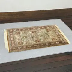 ペルシャ絨毯 クム シルク ババイ工房 へシティ柄 - メルカリ