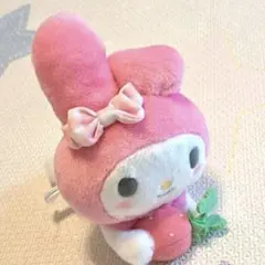 マイメロディ 寝そべりいちご持ちぬいぐるみ 苺