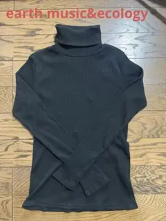 【earth music&ecology 】タートルネック／黒