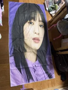 t*g様 浜辺美波タペストリー70×100cm - メルカリ