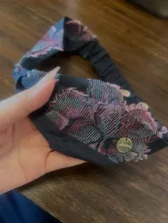 アネモネヘアターバン　花柄フリンジ刺繍　 ネイビー&ピンク