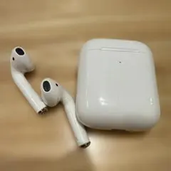 ジャンク品　AirPods第2世代　充電ケース付き