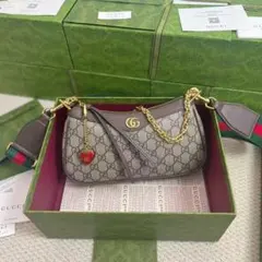 GUCCI ショルダーバッグ GGスプリーム