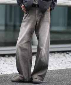 VINTAGE WASHED CURVED DENIM