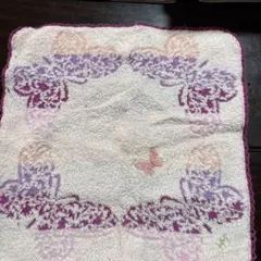 蝶模様のハンカチ 紫 ピンク