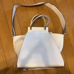 グリーンレーベルリラクシング　ホワイトレザーハンドバッグ