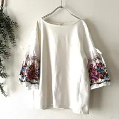 mansart philosophy 花柄刺繍袖ボリュームスリーブ五分袖トップスのサムネイル