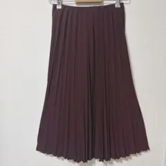 プリーツスカート　ひざ下　ロング丈　ボルドーワイン色　ユニクロ