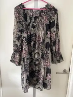 レストローズ⭐︎花柄チュニックのサムネイル