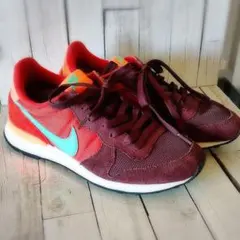 ナイキNIKEレトロランニングモデルインターナショナリストブラウン