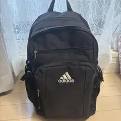 adidas 黒リュック