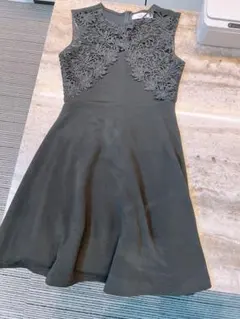 Tika ダークグレー レースドレス