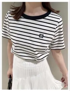 SNIDEL SustainaワンポイントタグTシャツのサムネイル