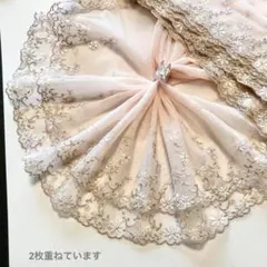 ペールカラーの小花刺繍チュールレース　1m　N-575