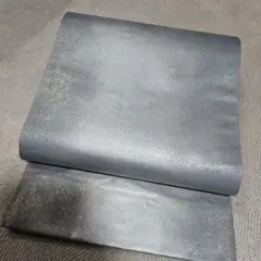 さまざまな表現を演出出来る　箔の無地袋帯になります。　訳あり品