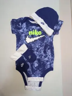 〘Nike〙ロンパースと帽子セット 6-12M　新品、未使用品
