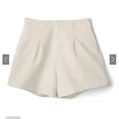 タックハイウエストショートパンツ at1744 アイボリー Sサイズ
