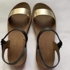 LOWRYS FARM ゴールド ブラック サンダル M