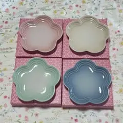 ルクルーゼ ミニフラワープレートセット - メルカリ