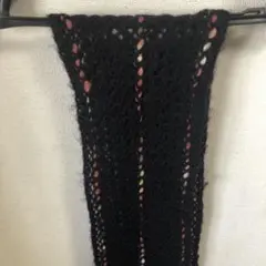 黒と赤のストライプ マフラー フリンジ付き