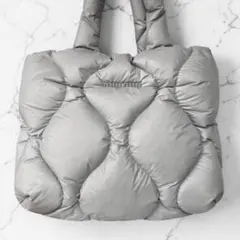 美品 ミュウミュウ キルティング トートバッグ グレー パデッド MIU MIUのサムネイル