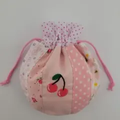 ハンドメイド まんまる巾着袋 巾着袋 『1086』さくらんぼ刺繍 花柄 小物入れ