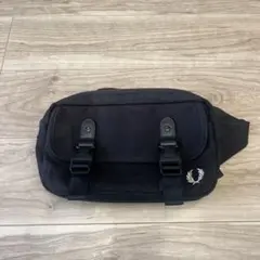 フレッドペリー 黒 ボディバッグ