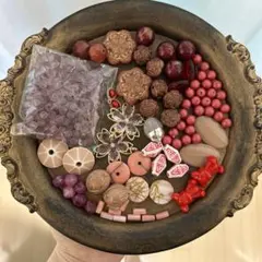 114 ピンク　レッド系　ビーズアソート➀