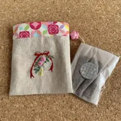 薔薇刺繍入　ミニ巾着ポーチ　ポプリサシェ　お守り袋　ハンドメイド