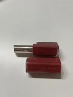 日本未発売FENTY BEAUTY リップスティック　RIRI 06のサムネイル