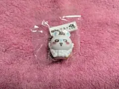 ★ちいかわ × くら寿司 ビッくらポン モモンガキーホルダー★