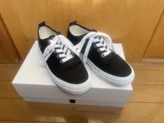 MAISON MAVERICK ブラックスニーカーのサムネイル