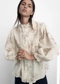 ZARA 花柄刺繍フリルブラウス