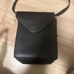ブラック フラップ式 ショルダーバッグ