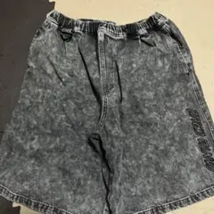 グレー ストレートレッグ デニムショーツ