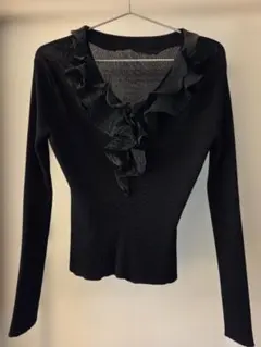 大特価売り切りセール❗❗マニンロッソ　フリル付き黒長袖Tシャツ