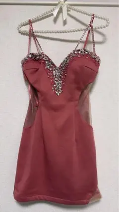 Jewel's ビジュー付きピンクナイトドレス