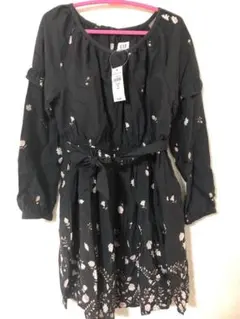新品　ギャップキッズ　ワンピース　フォーマル　花柄　黒