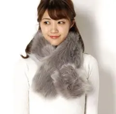 グレー マフラー