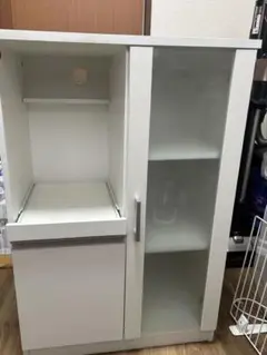 キッチンカウンター　食器棚