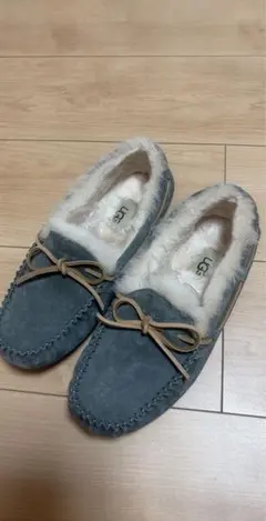 UGG グレー モカシン　スエード リボン付き
