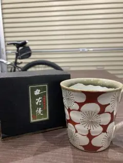 伝統工芸品　九谷焼マグカップ　花柄